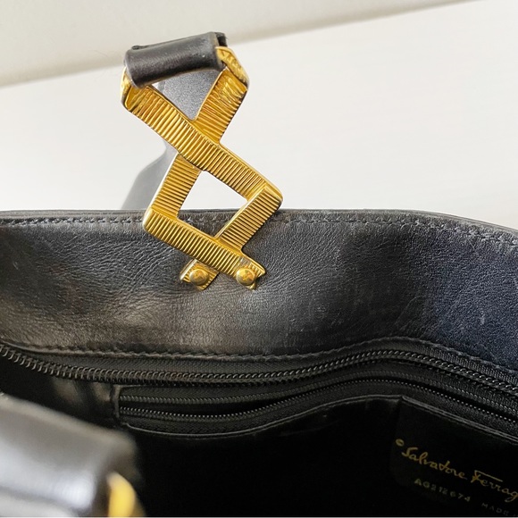 Salvatore Ferragamo black striped canvas and leather vintage shoulder bag - Picture 7 of 11